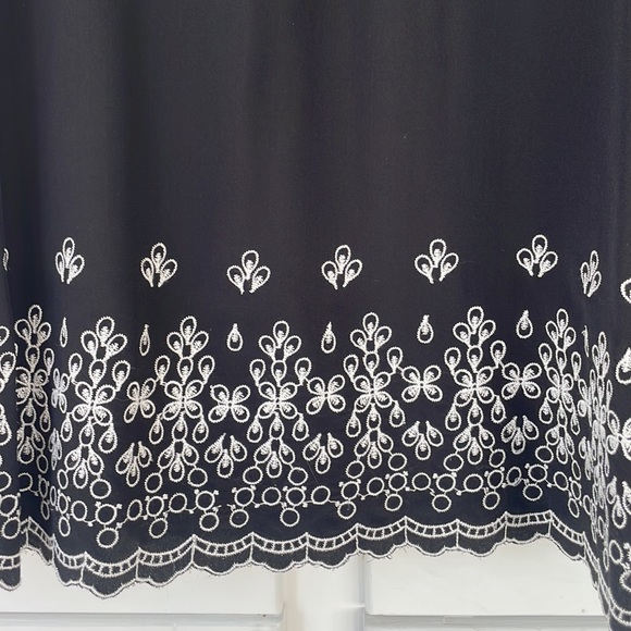 Beautiful dress!! - Picture 2 of 5